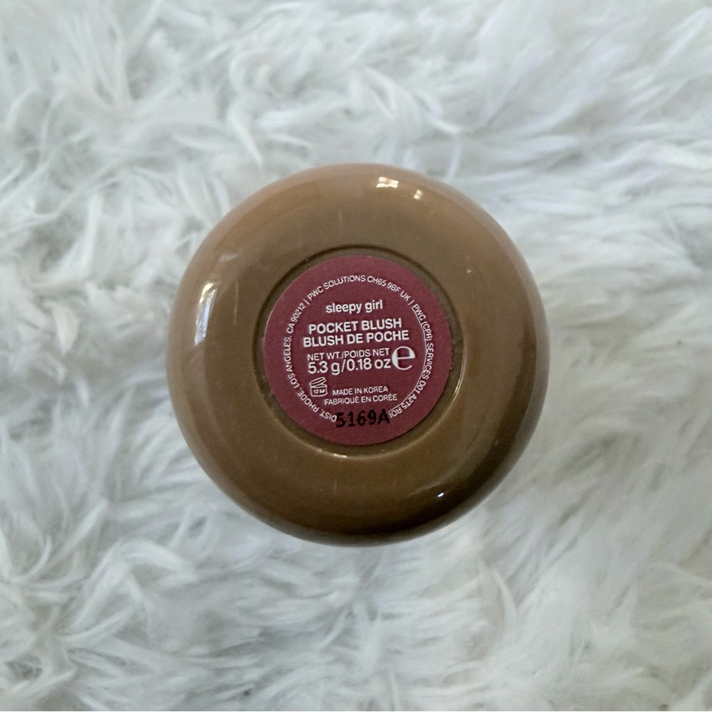 Rhode Pocket Blush in Sleepy Girl - Picture 2 of 4